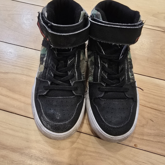 DC hightop shoes - Picture 3 of 8